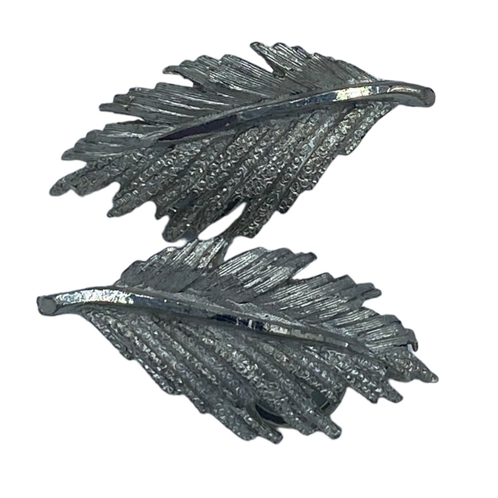 Vintage silver tone clip on earrings textured shinny